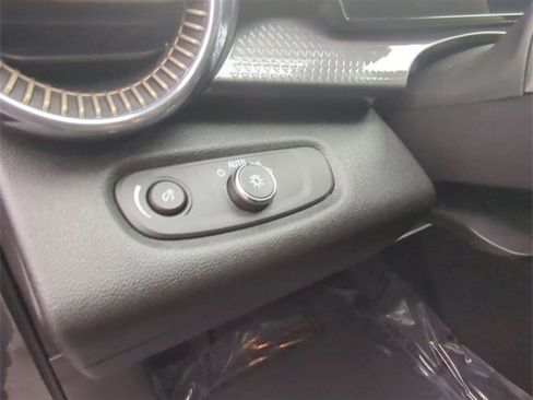 Certified 2024 Chevrolet Trax ACTIV w/ Driver Confidence Package image 17