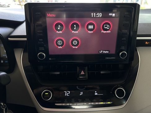 Used 2022 Toyota Corolla LE image 8