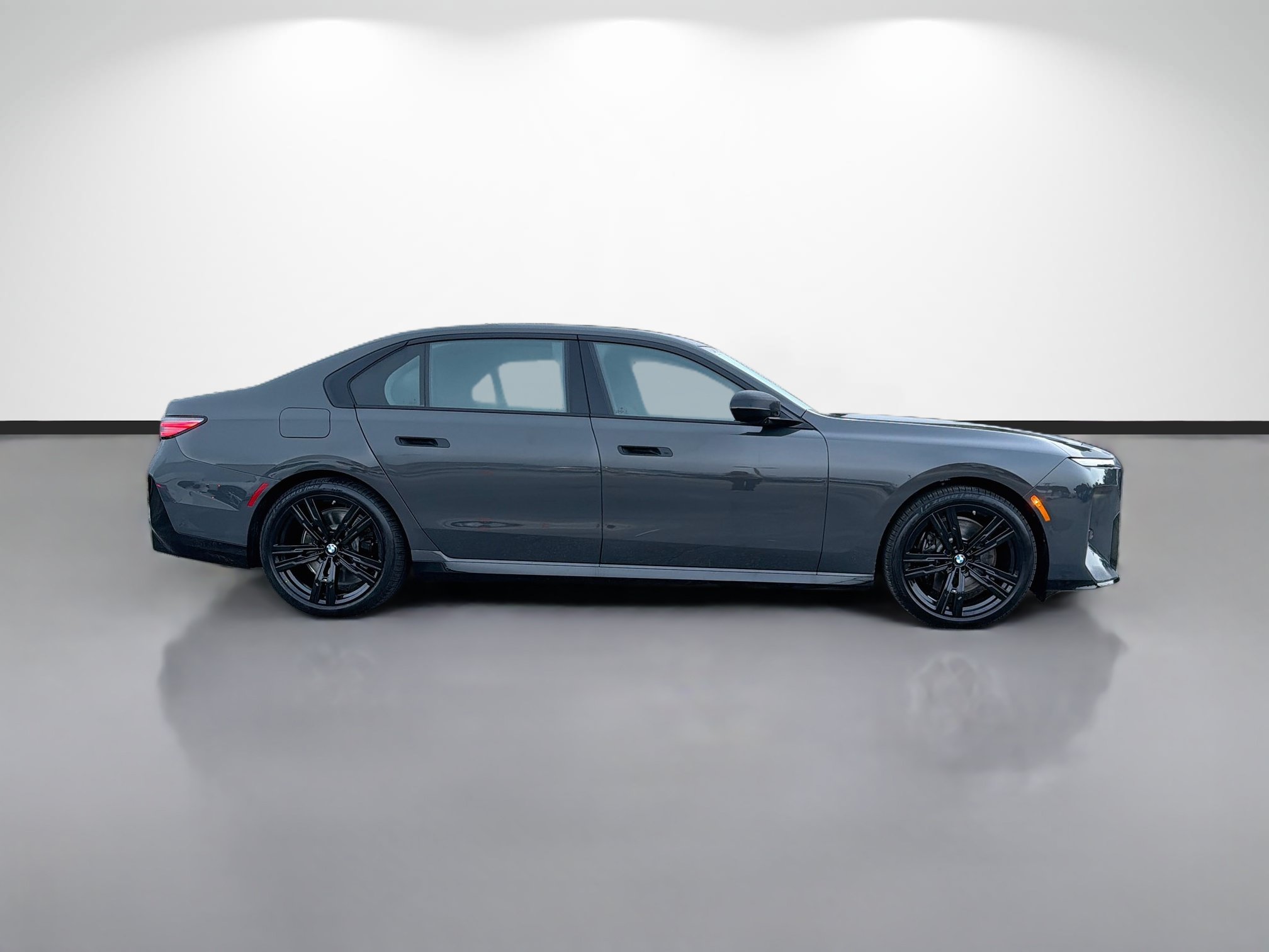 New 2027 BMW 740i w/ M Sport Professional Package RWD image 2