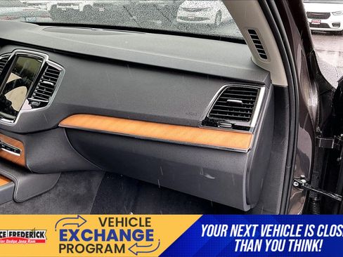Used 2024 Volvo XC90 B5 Plus AWD/4WD image 13