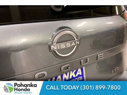 Used 2024 Nissan Rogue S image 32