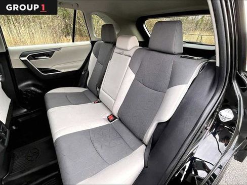 Certified 2020 Toyota RAV4 XLE w/ Convenience Package image 21