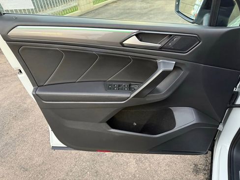 Used 2023 Volkswagen Tiguan SE R-Line image 20