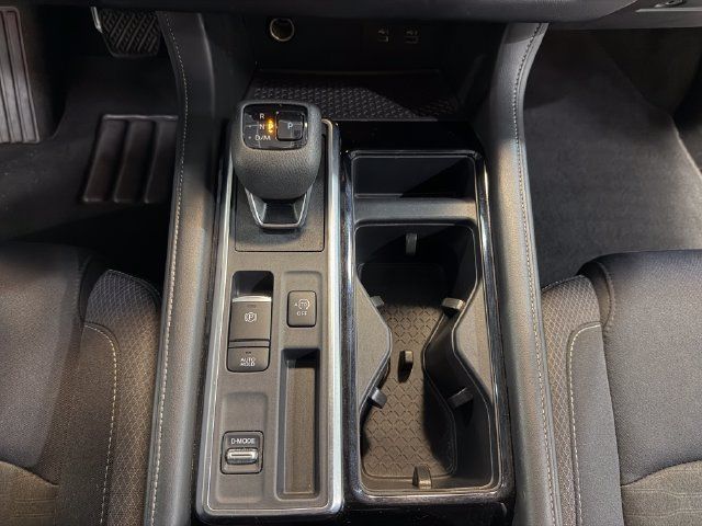 Used 2025 Nissan Pathfinder SV FWD image 24