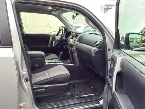 Used 2018 Toyota 4Runner SR5 Premium image 25