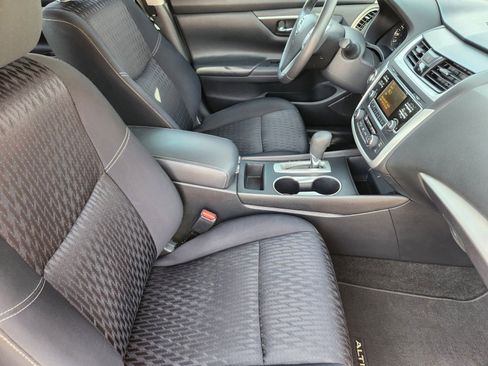 Used 2017 Nissan Altima 2.5 SV image 11