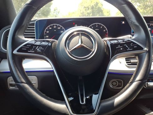 Used 2025 Mercedes-Benz GLS 450 4MATIC image 26