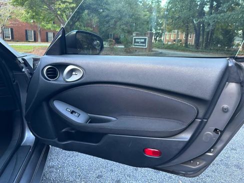 Used 2009 Nissan 370Z Coupe w/ Sport Pkg image 32