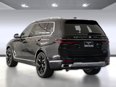Used 2026 BMW X7 xDrive40i w/ Premium Package image 3