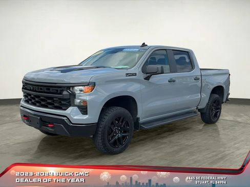 Used 2024 Chevrolet Silverado 1500 Custom Trail Boss w/ LPO, Dark Essentials Package image 2