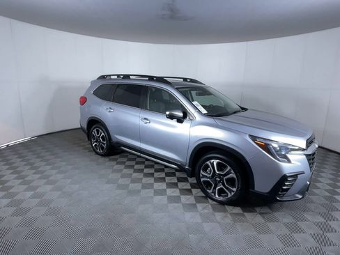 Used 2023 Subaru Ascent Limited w/ Technology Package image 2