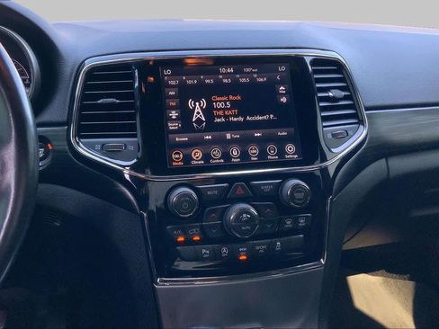Used 2020 Jeep Grand Cherokee Altitude AWD/4WD image 6