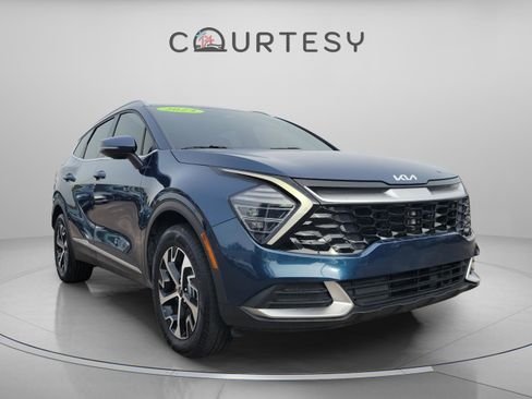 Used 2024 Kia Sportage EX image 4