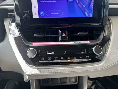 Used 2023 Toyota Corolla Cross L image 24