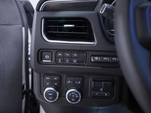 Used 2024 GMC Yukon AT4 w/ AT4 Premium Plus Package image 19