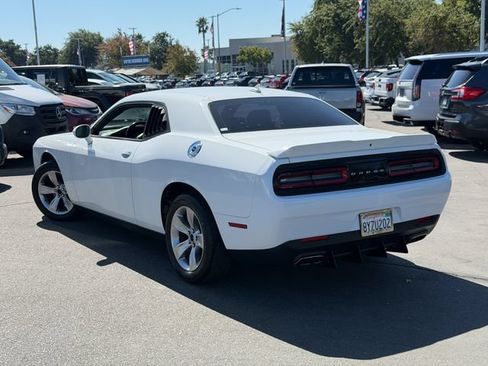 Used 2019 Dodge Challenger SXT RWD image 11