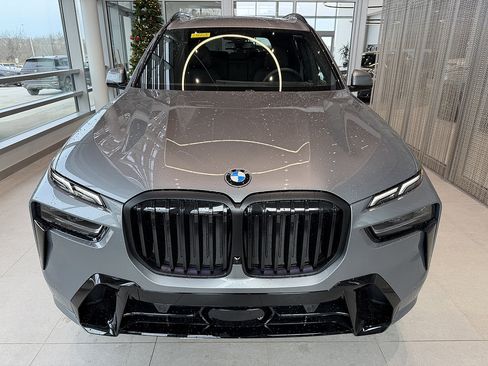 New 2026 BMW X7 xDrive40i w/ M Sport Package AWD/4WD image 2