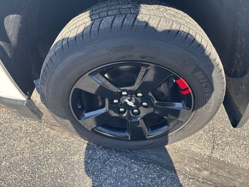 Used 2017 Chevrolet Silverado 1500 LTZ Z71 w/ Redline Edition image 31