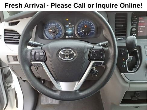 Used 2020 Toyota Sienna L FWD image 15