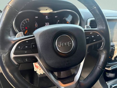 Used 2017 Jeep Grand Cherokee Altitude AWD/4WD image 21