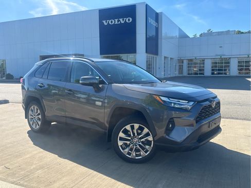 Used 2022 Toyota RAV4 XLE Premium AWD/4WD image 29