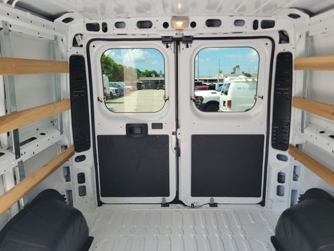 Used 2025 RAM ProMaster 2500 w/ U-Haul Equipment Group FWD image 14