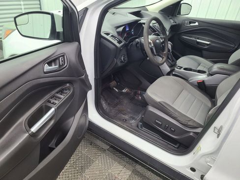 Used 2015 Ford Escape SE image 19