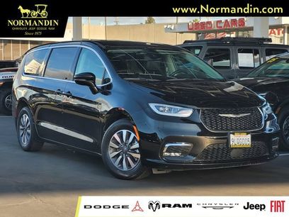 Used 2024 Chrysler Pacifica Limited