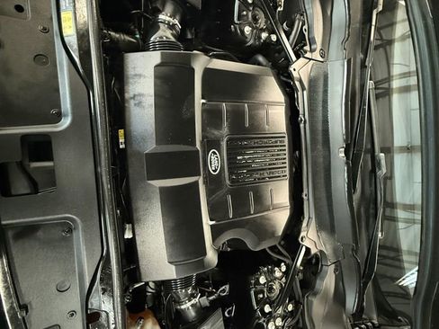 Used 2020 Land Rover Discovery SE image 37