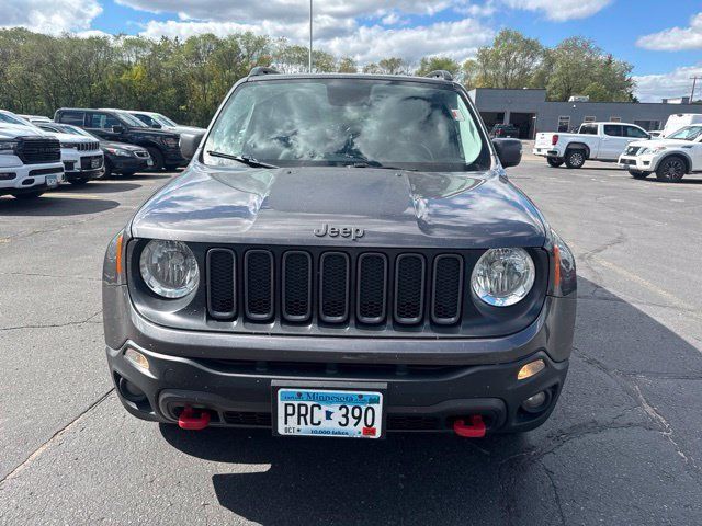 Used 2017 Jeep Renegade Trailhawk w/ Premium Trailhawk Package AWD/4WD image 2
