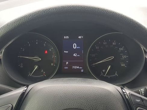 Used 2021 Toyota C-HR LE image 23