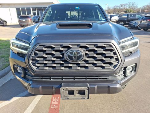 Used 2020 Toyota Tacoma TRD Sport image 9