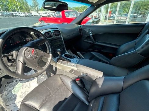 Used 2005 Chevrolet Corvette Coupe w/ Preferred Equipment Group RWD image 12