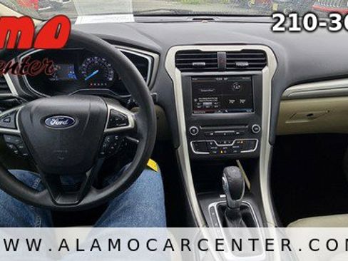 Used 2016 Ford Fusion SE FWD image 37