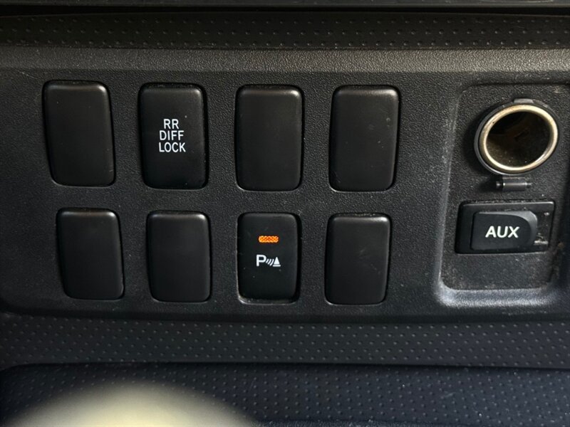Used 2007 Toyota FJ Cruiser 4WD image 30