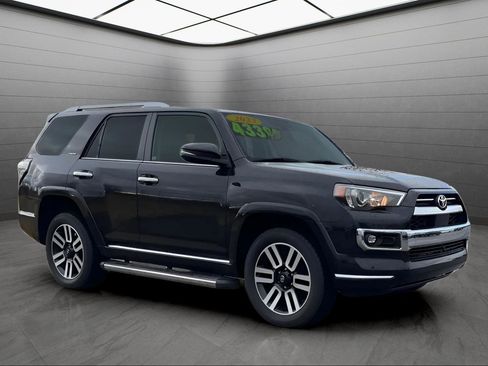 Used 2025 Toyota 4Runner SR5 image 18