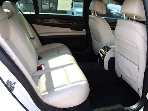 Used 2014 BMW 750Li image 19