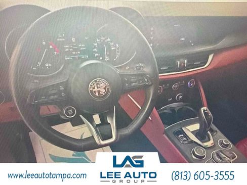 Used 2020 Alfa Romeo Stelvio RWD image 3