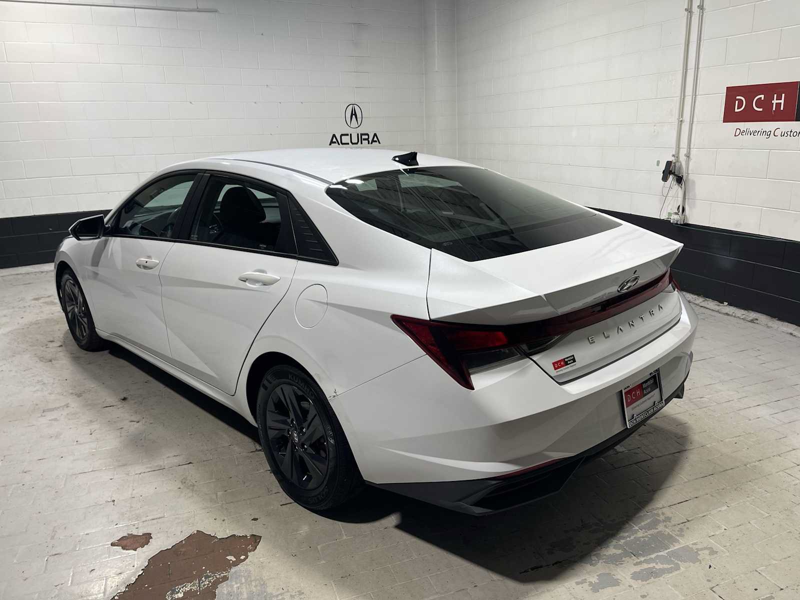 Used 2021 Hyundai Elantra SEL FWD image 4