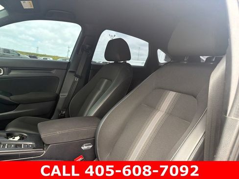 Used 2023 Honda Civic Sport image 8