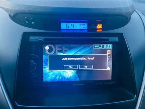 Used 2013 Hyundai Elantra GLS w/ Preferred Pkg image 22