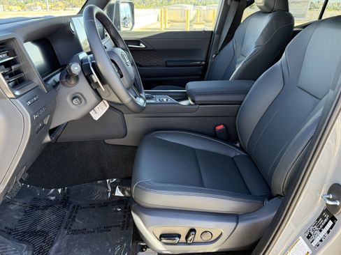 New 2026 Lexus GX 550 image 18