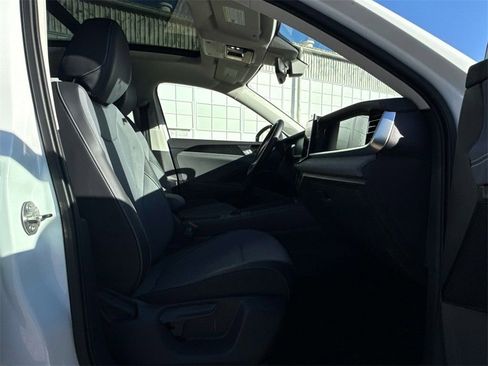 New 2026 Volkswagen Tiguan SE FWD image 13