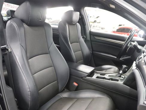 Used 2018 Honda Accord Sport image 14