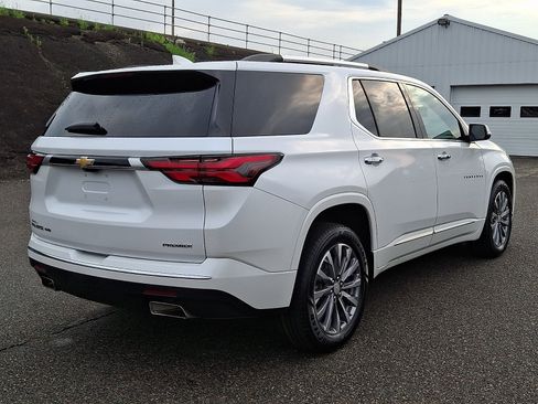 Used 2023 Chevrolet Traverse Premier AWD/4WD image 6
