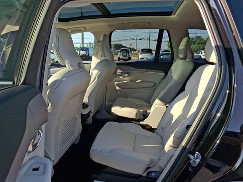 Used 2023 Volvo XC90 B6 Plus w/ Protection Package Premier AWD/4WD image 10