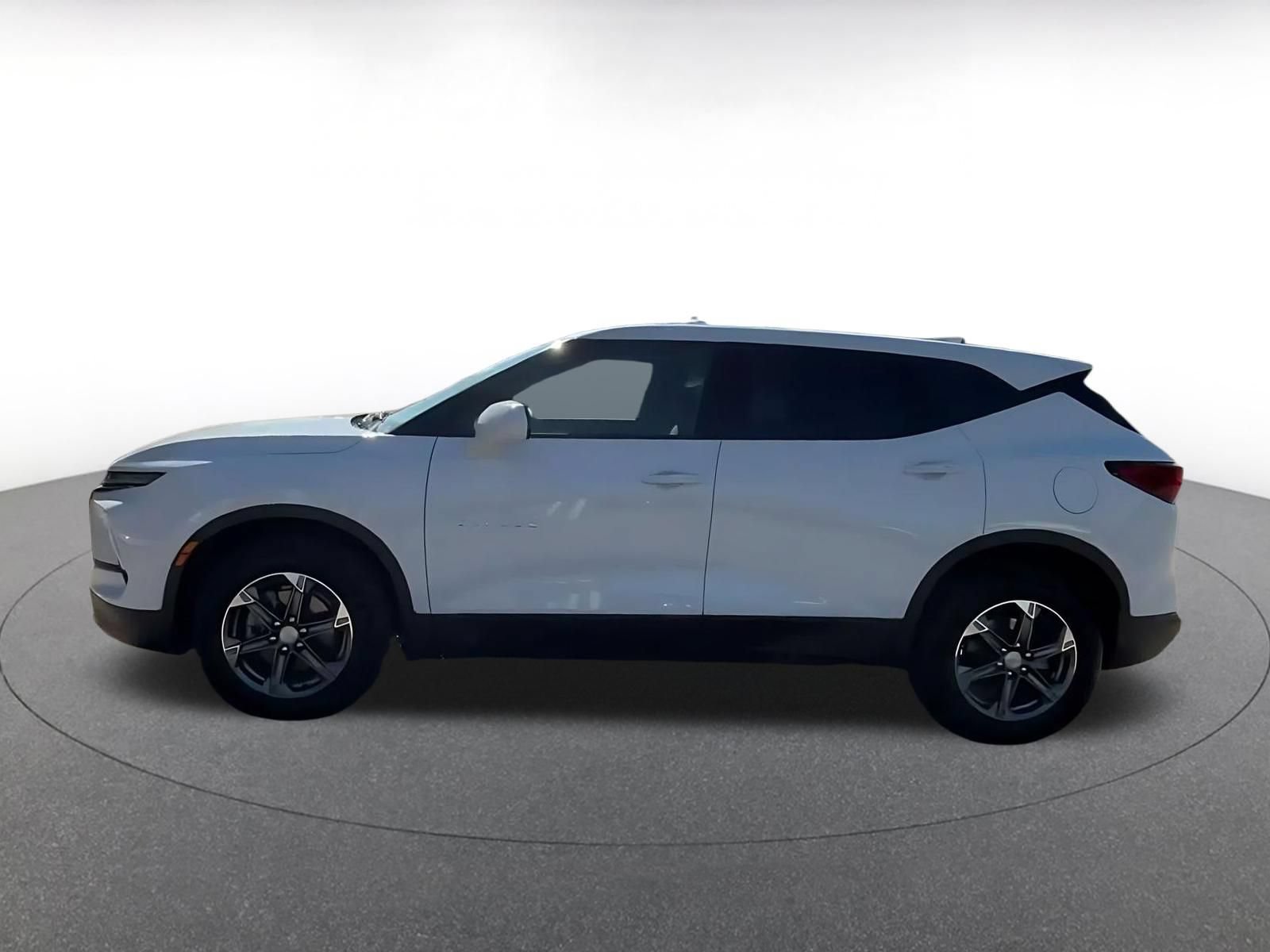 Used 2026 Chevrolet Blazer LT FWD image 7