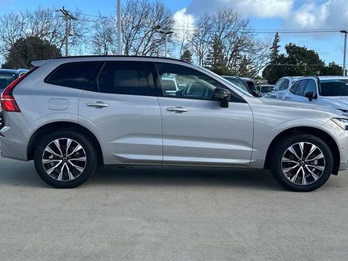 Certified 2025 Volvo XC60 B5 Plus image 2