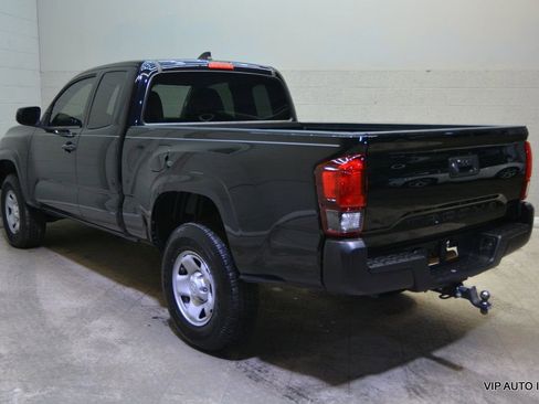 Used 2020 Toyota Tacoma SR image 3
