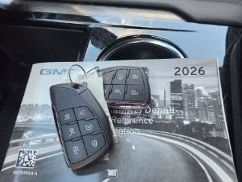 Used 2026 GMC Yukon AT4 w/ AT4 Premium Package AWD/4WD image 7